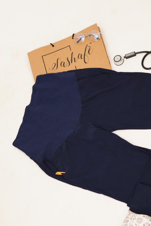 Scrub pants for pregnant doctors